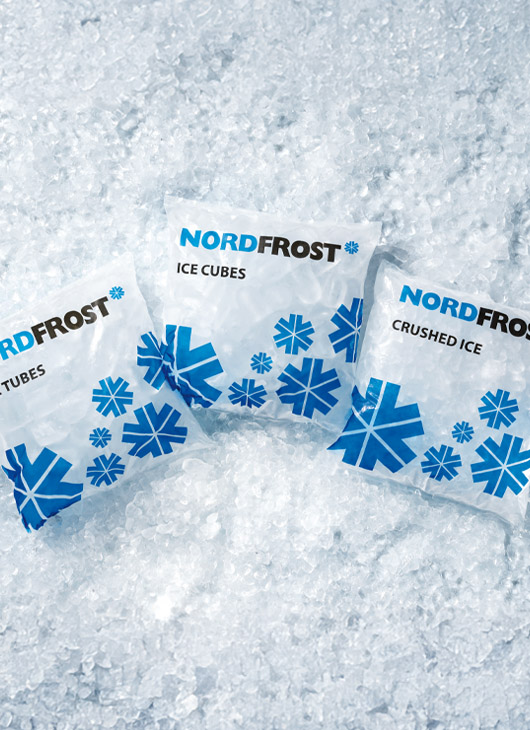 Drei Packungen Eiswürfel mit Nordfrost-Logo.